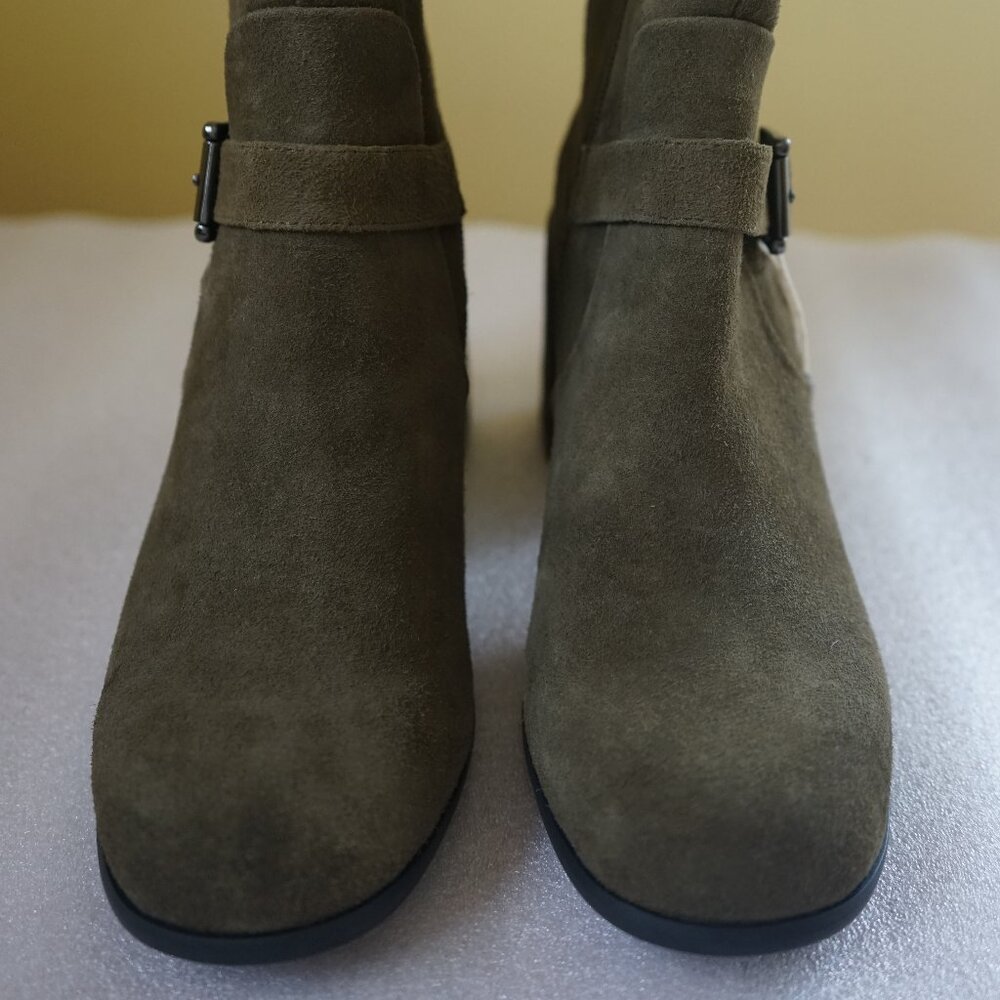 CafeNoir Vera Pelle Womens Size: 7 (37) Suede Leather Ankle Boots w/ Buckle